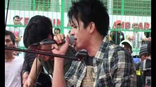 Peterpan - Topeng live at Rutan Kebon Waru Bandung ( full video )