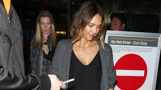Celebrity Jessica Alba Dodges Fans At LAX After Promoting Honest Company In NYC Wealth
