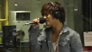 100518 Young Street Yesung sings 너 아니면 안 돼 It Has To Be You live