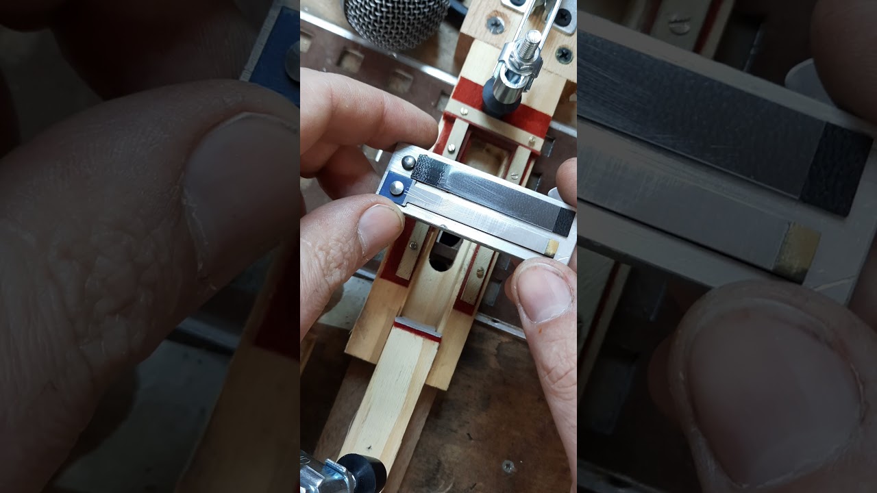 Accordion tuning: lowering just intonation from 442hz to 440hz