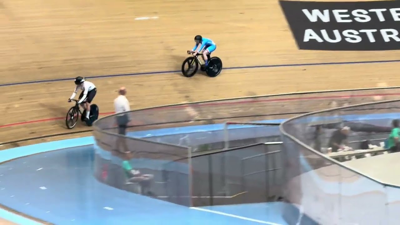 UCI WC 26 Women’s sprint 1/4 Ht2 race 2 Friedrich vs. Jabornikova