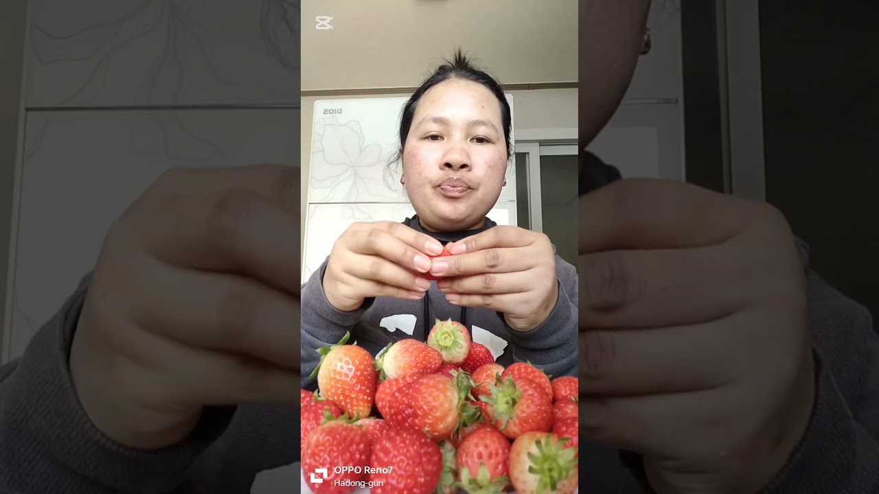 Big Strawberries Benefits Here S Why SuperFruit HealthySnack 