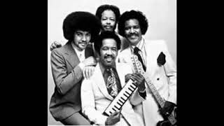 Watch Chilites I Want To Pay You Back for Loving Me video
