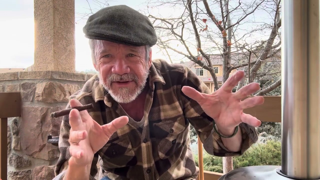 Backwoods Cigar All Natural Tobacco Leaf Wrapper Review - The Old Guy