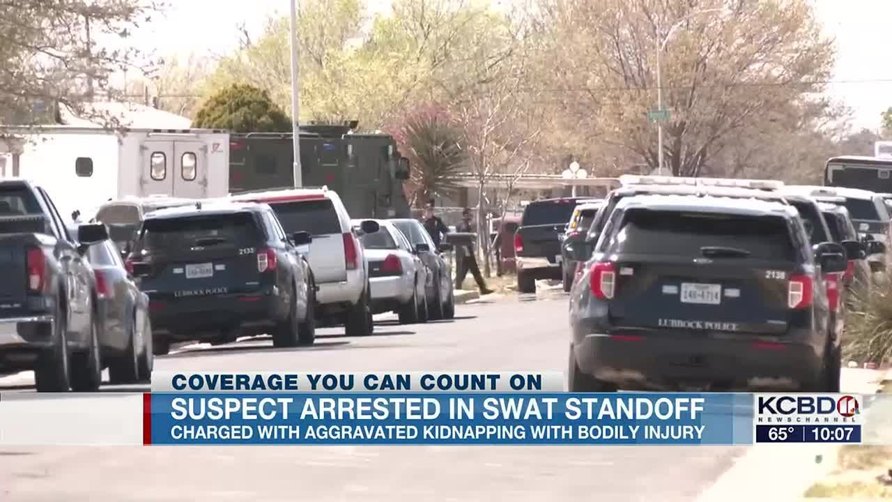 Suspect arrested in SWAT standoff - YouTube