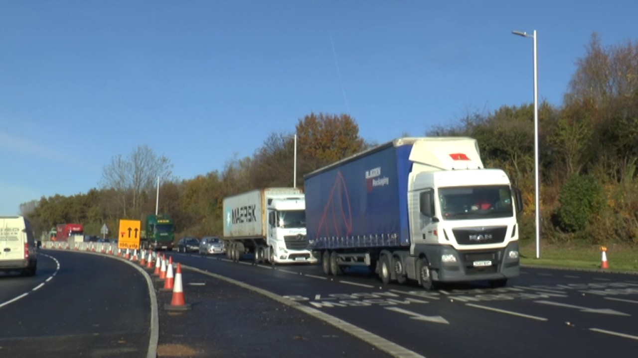 RUNCORN EXPRESSWAY TRUCKS NOV 2016 - YouTube