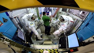 Spacewalk Airlock Training