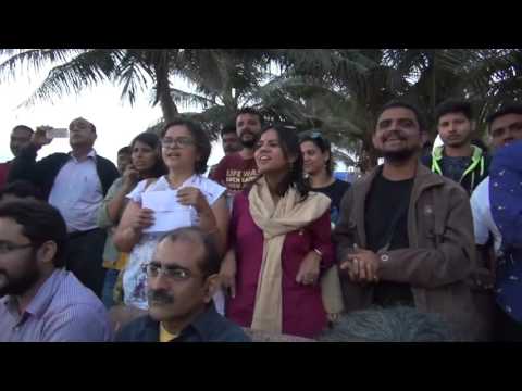 020 MORCHE PE KAVI  Yalgaar and others sing ‘गाँव छोड़ब नाही’