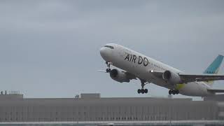 がんばれ！AIR DO！　新千歳空港を飛び立つAIR DOのB6