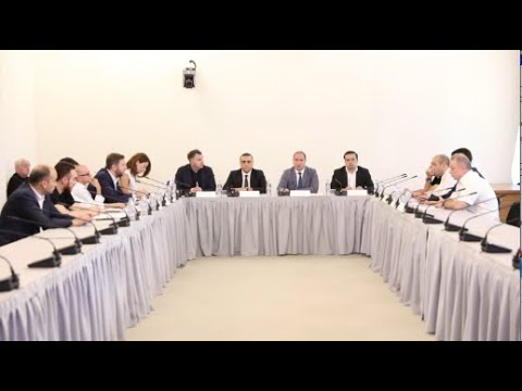 საარჩევნო კოდექსის გადასინჯვის თაობაზე შექმნილი სამუშაო ჯგუფის  შეხვედრა პროტესტის ფონზე დაიწყო