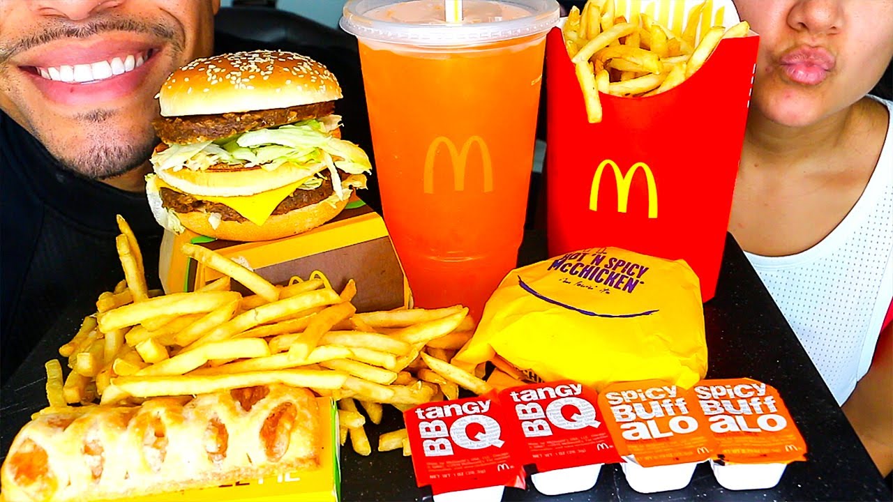 ASMR EATING MCDONALDS JERRY WIFE CHICKEN NUGGETS SANDWICH ICE CREAM OREO MCFLURRY FRIES MUKBANG