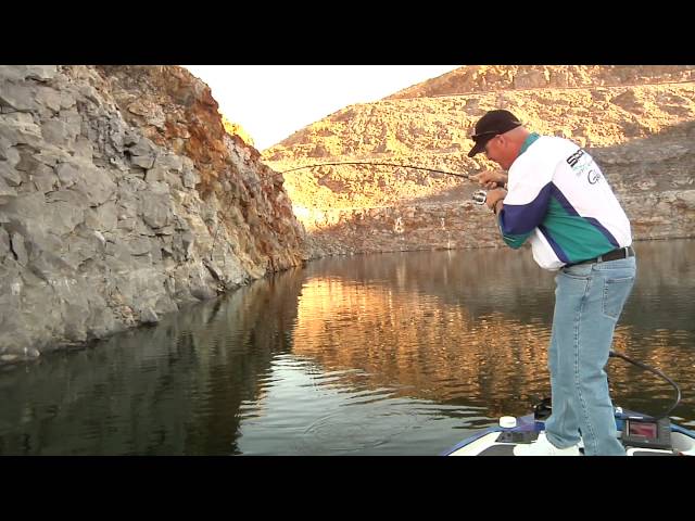 Catching Small Mouth Bass on a small jig and bobber 