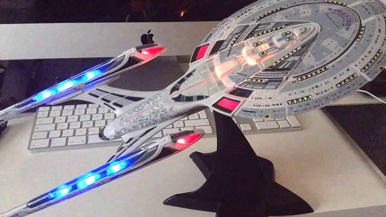 Diamond Select USS Enterprise E - from 