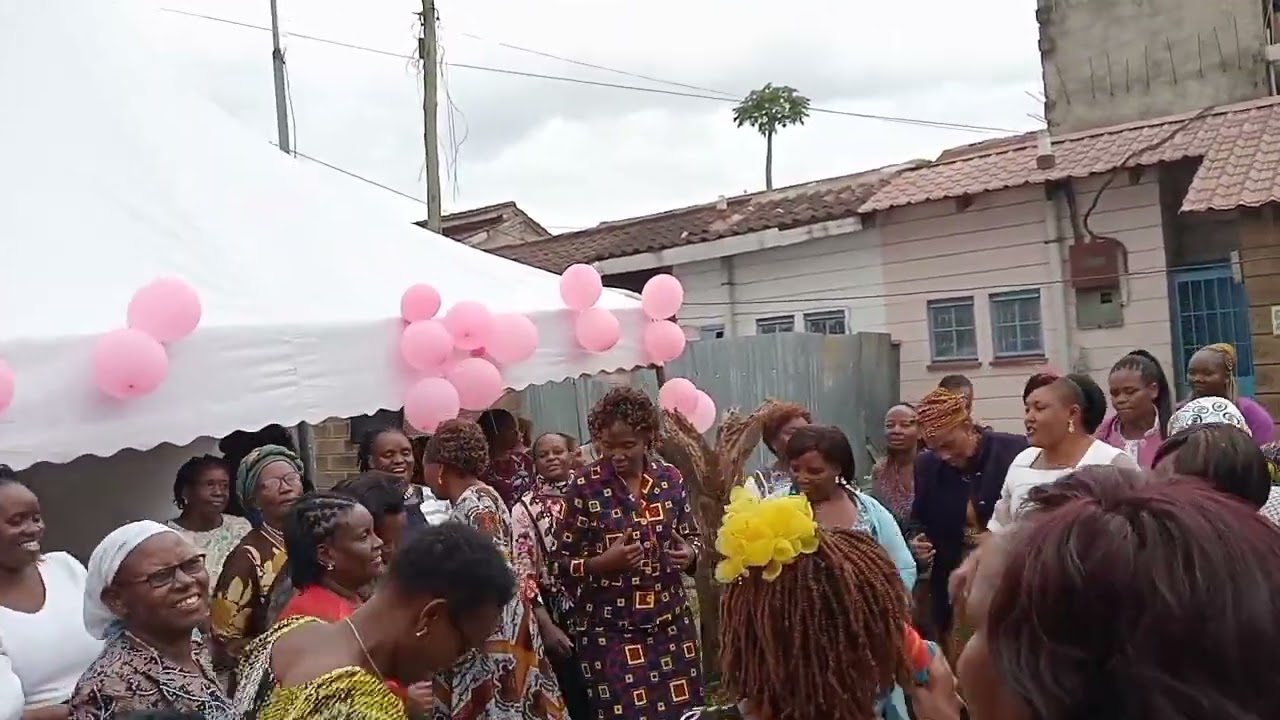 GUCUGIA MWANA /  KIKUYU WOMEN'S DANCE WELCOMING A NEW BORN