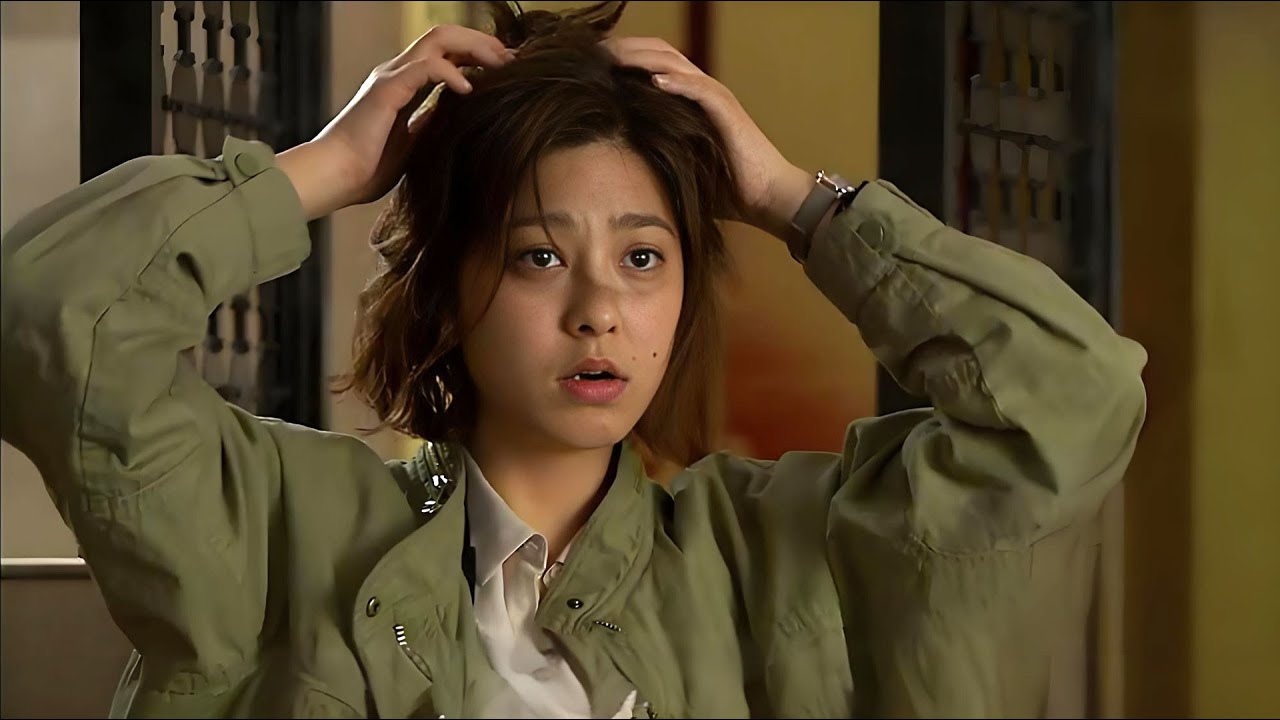 La chica pobre cambió su destino después de tener una cita arreglada con un chico rico.