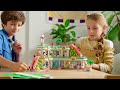 Video: LEGO® 42604 Friends Hartlake Mall