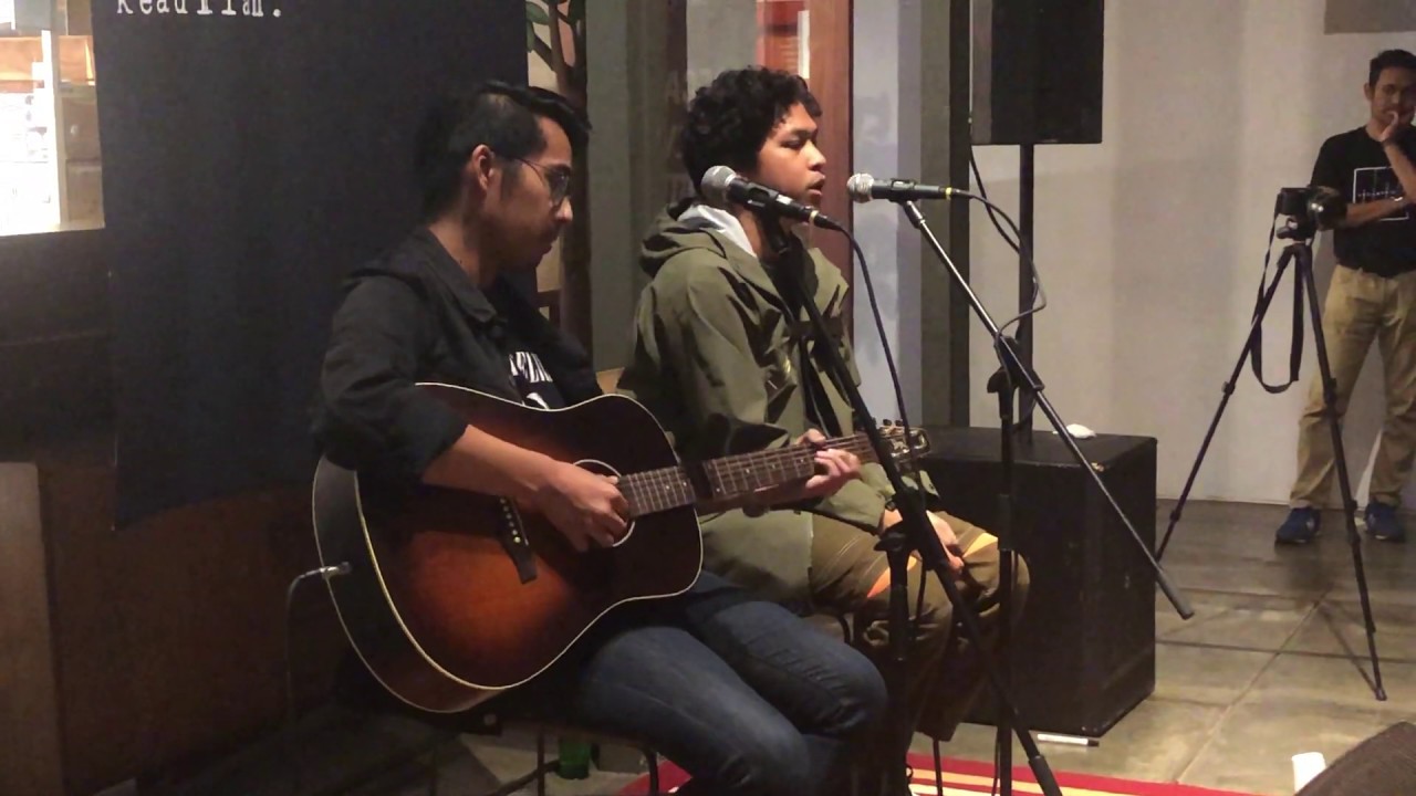 Hindia - Dehidrasi (Acoustic Live at Dia.Lo.Gue, Jakarta 10/12/2019