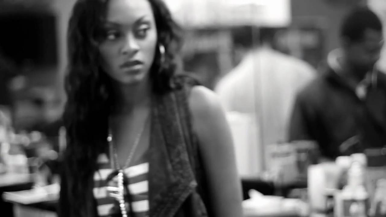 OhGinelle "Searching / Tight Up Skirt" MUSIC VIDEO