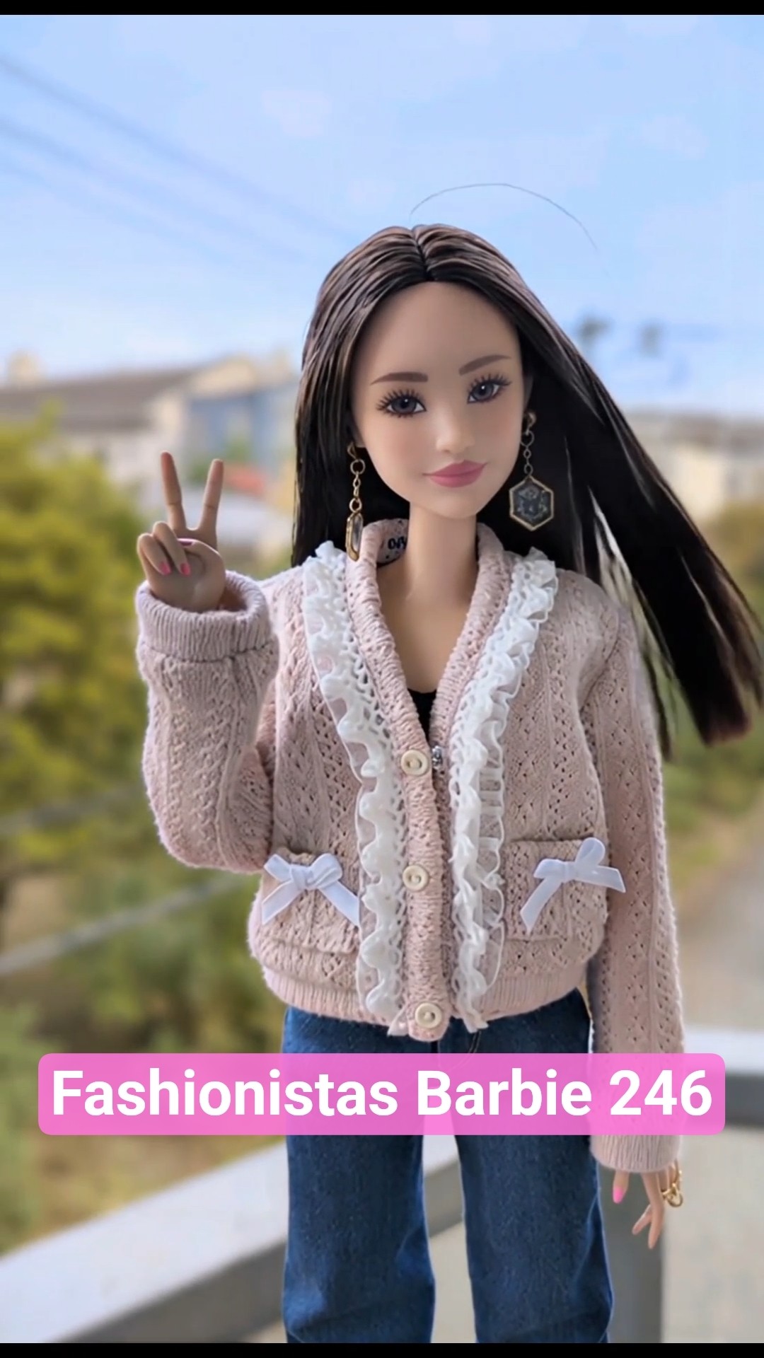 barbie Fashionistas 246 目元のホクロが可愛いアジアンバービー - YouTube