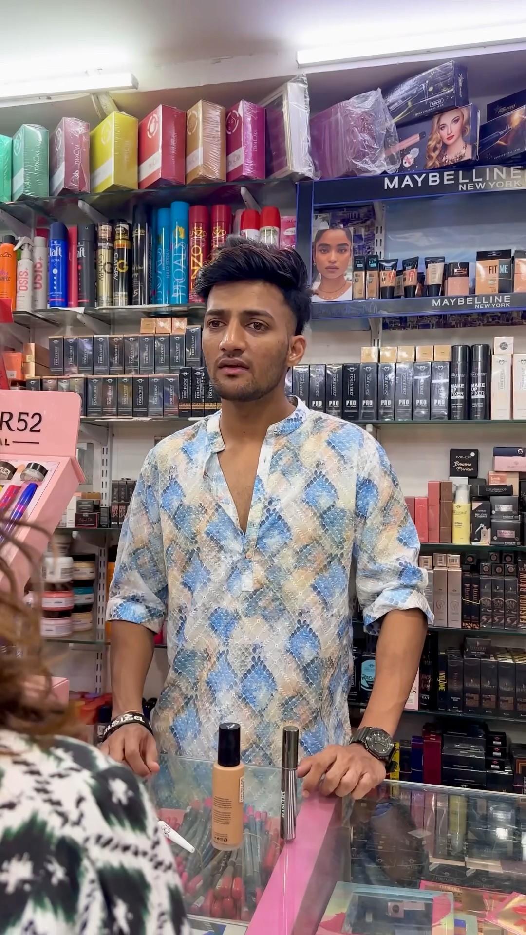 Tag karo makeup karne wali ladkiyo ko ?  #bobbyprankster #shorts