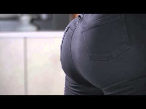 Watch Iskra Lawrence Perform One Very Impressive Butt Flex Trick