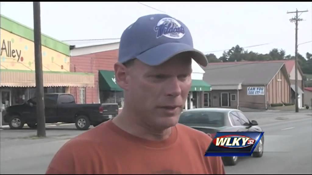 Community in shock after 3 people killed in pawn shop - YouTube