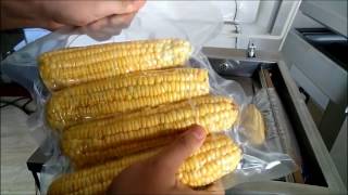 Vacuum Packing Machine Packed with Corn
