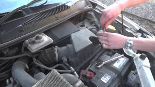 How to change air filter on Ford 1.8 diesel engines