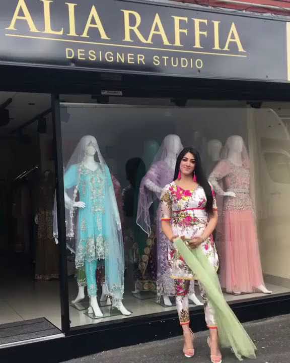 Alia Raffia Sex - Alia Raffia Designer Studio In London || Collection Num Five 2017 - YouTube