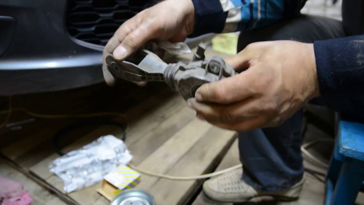 Как открутить шкив помпы