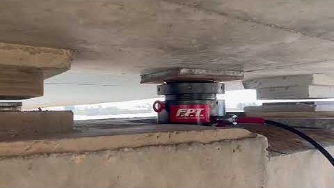 Synchronous lifting system HEAVY LIFTING HYDRAULIC CYLINDERS by FPT Fluid Power Technology