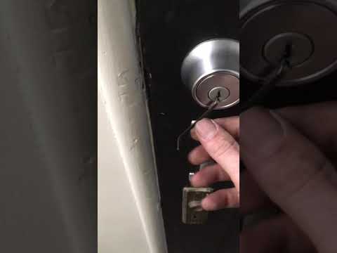 Video: Kako deluje SmartKey Kwikset?