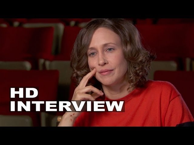 The Conjuring Vera Farmiga Lorraine Warren On Set Interview Screenslam Youtube