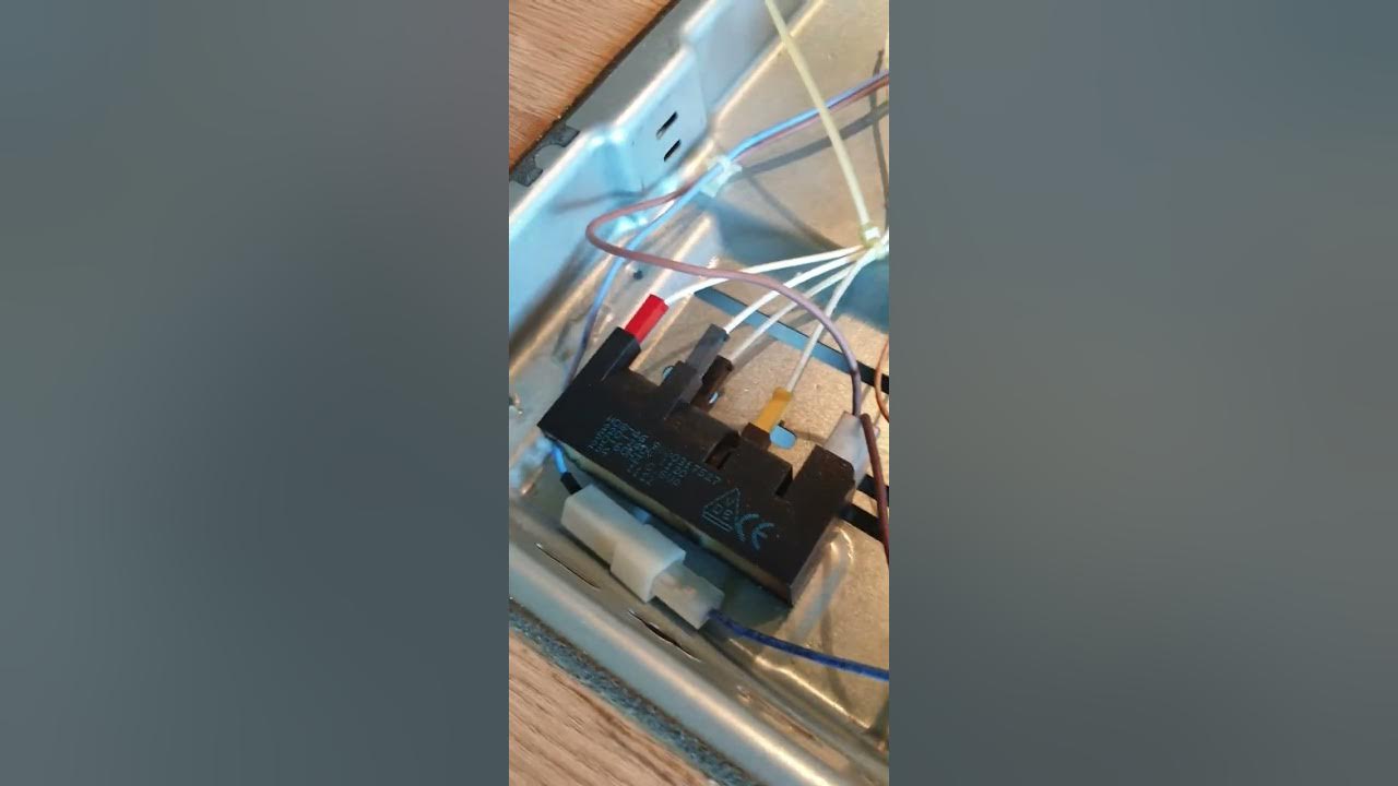 Bosch gas hob 4 burner top.Spurios unintended sparking.Ignition