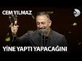 Cem Yılmaz Pantene Altın Kelebek sahnesinde yine yaptı yapacağını!