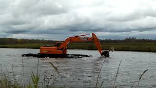 Понтоны Свампкинг на обычный экскаватор для болота и воды!