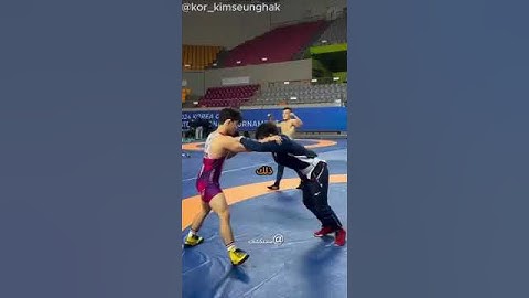 المدرب يوضح لماذا هو المدرب! #shorts #shortvideo #اكسبلور #الظروف #comedyvideos #ترند #النظافه