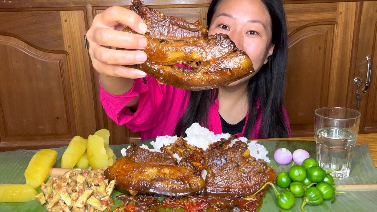 Spicy Smoked Pork, Stink Bean Singju, Boiled Winter Melon, Raw Bitter Eggplant & Rice Mukbang