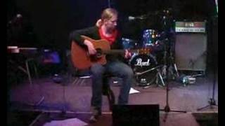 Inge Playing Uitgevlogen At Cafe Wilhelmina