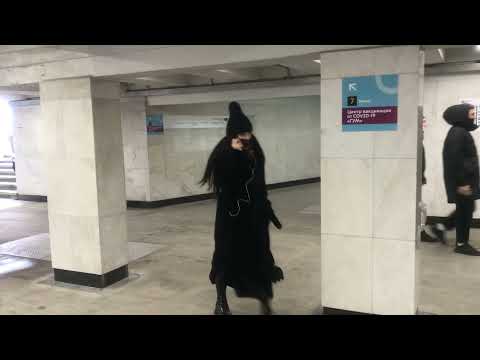 Выход на красную площадь с метро Охотный Ряд