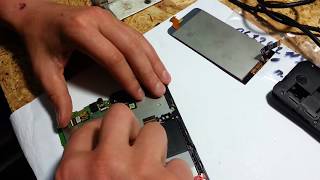 Ремонт телефона HTC Desire 300 дисплей и сенсор. Как разобрать HTC 300? Lcd repair HTC Desire 300(Ссылка на товар http://aymobile.com.ua/glavnaya/zapchasti-dlya-mobilnikh/displei-i-displejnye-moduli/displej-i-sensor-htc-desire-300-black-detail.html Все ..., 2014-07-28T15:20:16.000Z)