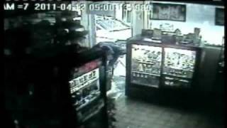 Cigarette Theft Caught On Tape