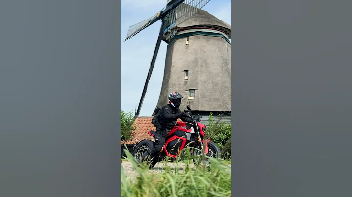 Watch out for silent bikes in holland!🫣🇳🇱 #electricmotorcycle #evbike #vergetspro #marctravels