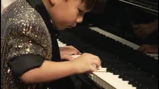 Catherine Rollin: Love Theme (3 yrs old) Hong Kong City Hall
