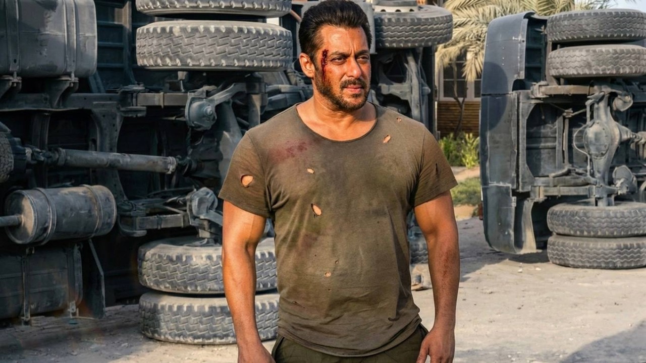 بعد موت رئيس الوزراء العصابات تخرب البلاد و يدخلون في معارك طاحنة للسيطرة ع الحكومة