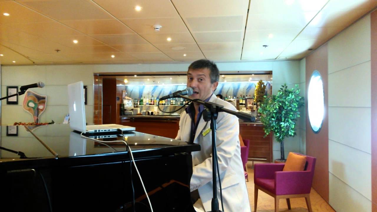 canzone Angela in imbarco passeggeri ad hong kong