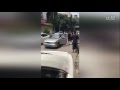 实拍小三街头被捉 遭原配全家扒衣围攻 实拍小三街头被捉 遭原配全家扒衣围攻