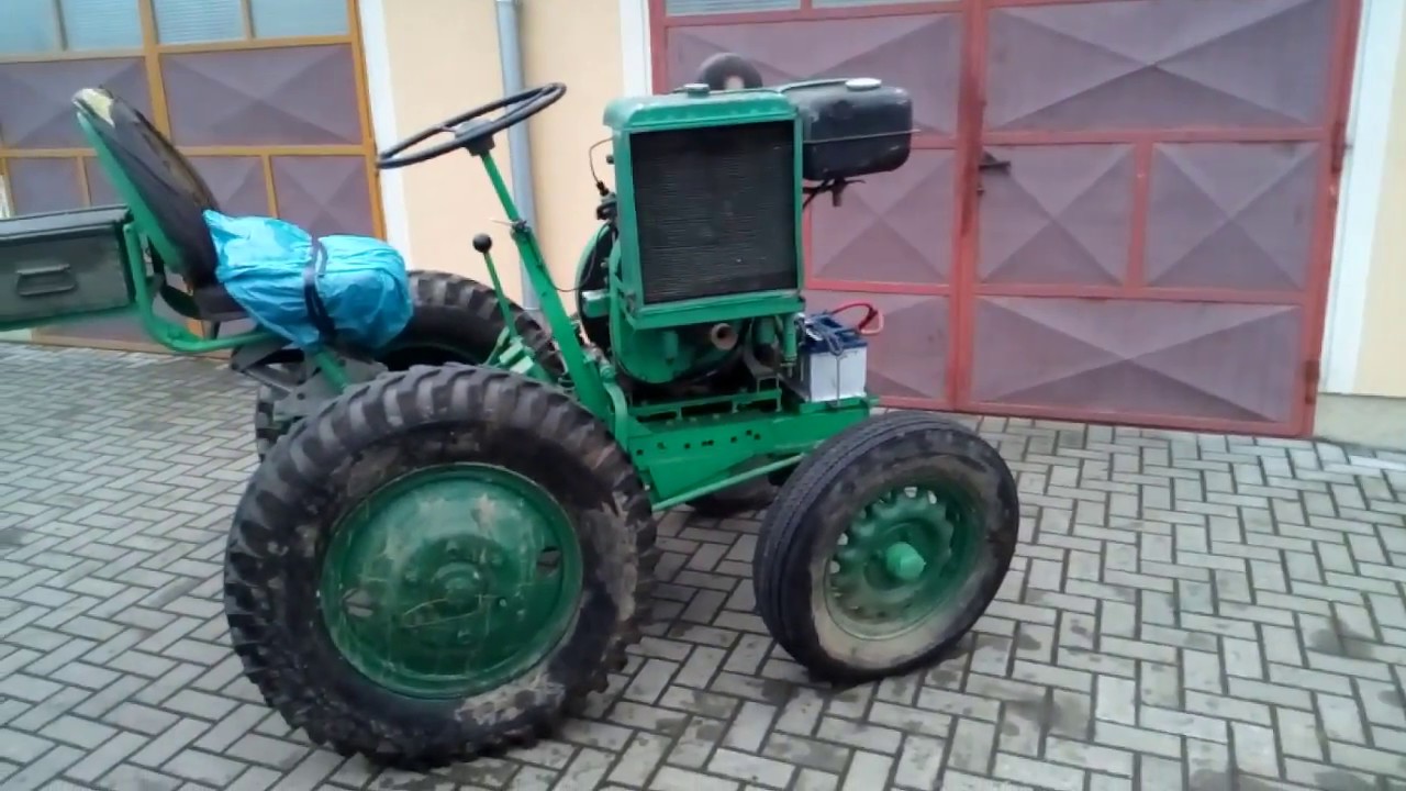 Traktor Svoboda - YouTube