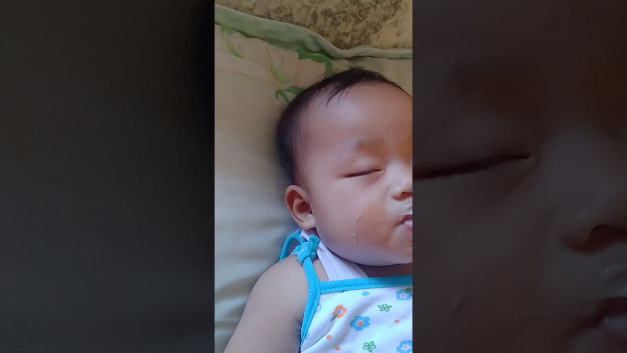  Bayi  lucu makan  sambil  tidur YouTube