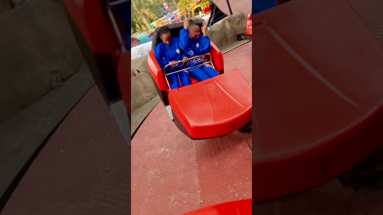 南アフリカの高速でスピンする絶叫マシンに挑戦! Tornado on-ride POV (乗車映像) / Gold Reef City Theme Park (南アフリカ共和国)